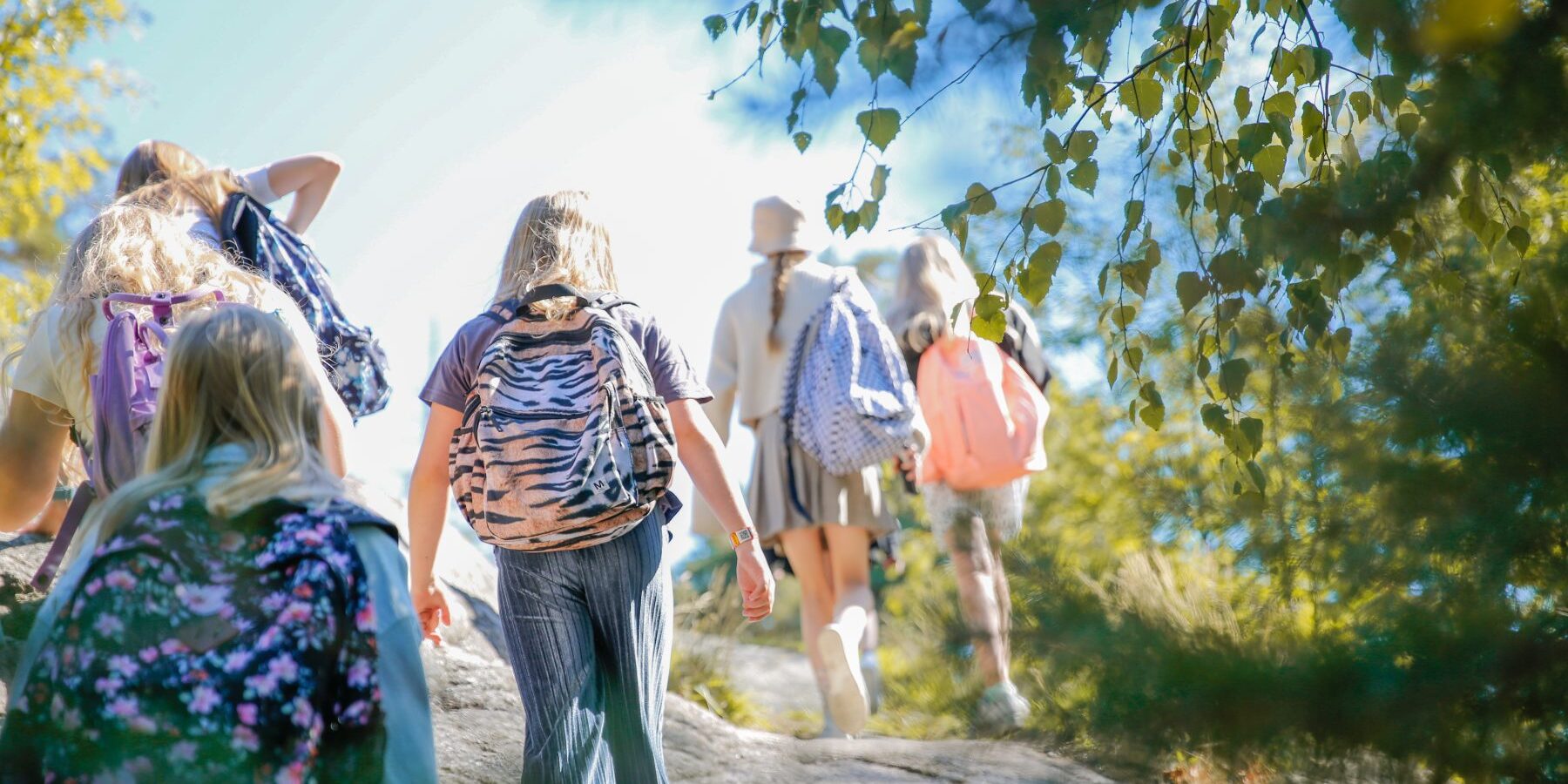 Ympäristökasvatus, koulu, oppiminen, nuori, nuoret, lapsi, koulu, opettaja, oppimateriaali, retkeily, luonto, ulkoilu, kisukerho, oppilaat.